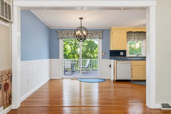 5 Glenwood Cir, Attleboro, MA 02703