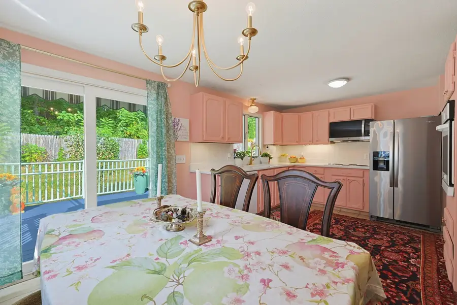 27 Country Club Dr, Westfield, MA 01085 - #2
