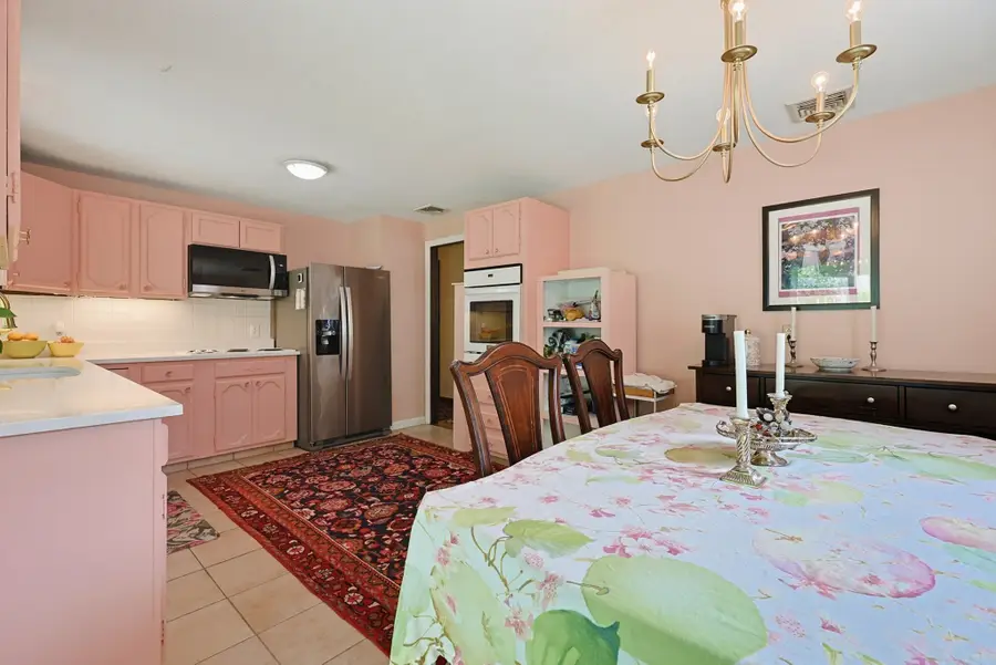 27 Country Club Dr, Westfield, MA 01085 - #3