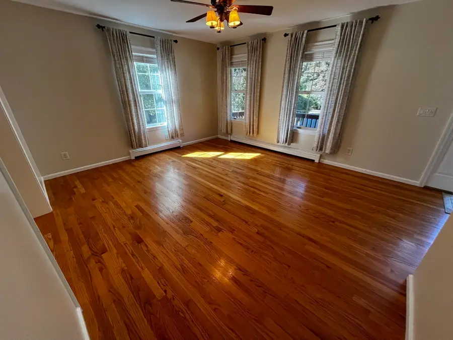 8 Pinewood Rd, Amesbury, MA 01913 - #3