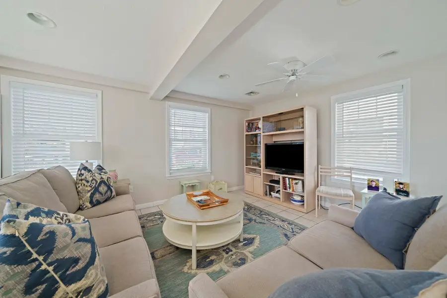 70 Coburn Street, Hull, MA 02045 - #3