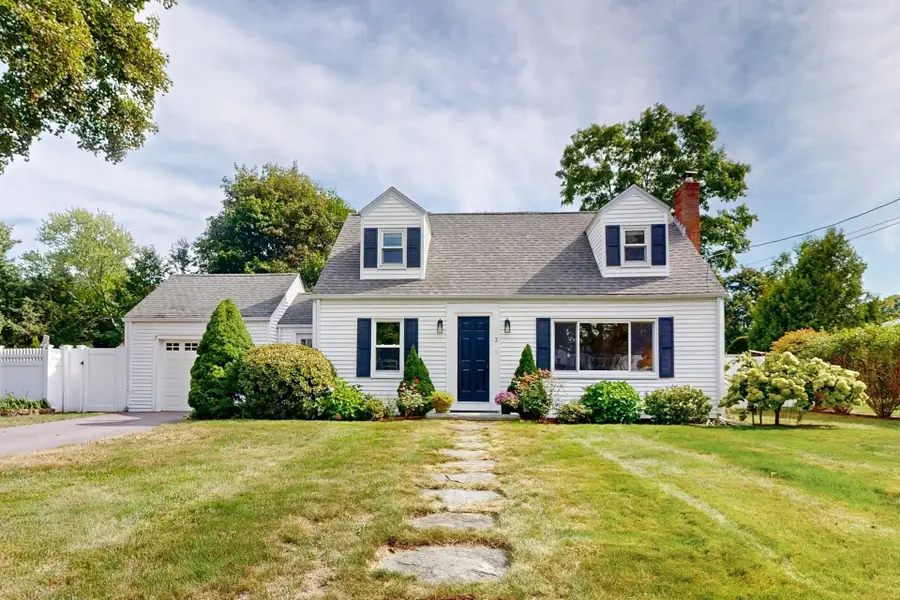 3 Remsen Ave, Medfield, MA 02052 - #2