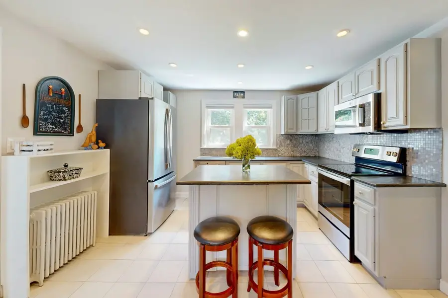 3 Remsen Ave, Medfield, MA 02052 - #3