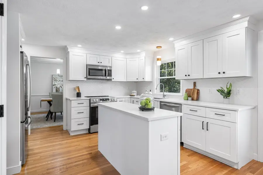 8 Lantern Ln, Shrewsbury, MA 01545 - #2