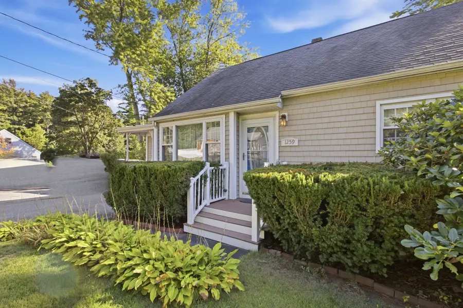 1259 Shawsheen St, Tewksbury, MA 01810 - #2