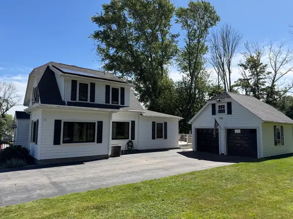 233 Gifford Ave, Somerset, MA 02726