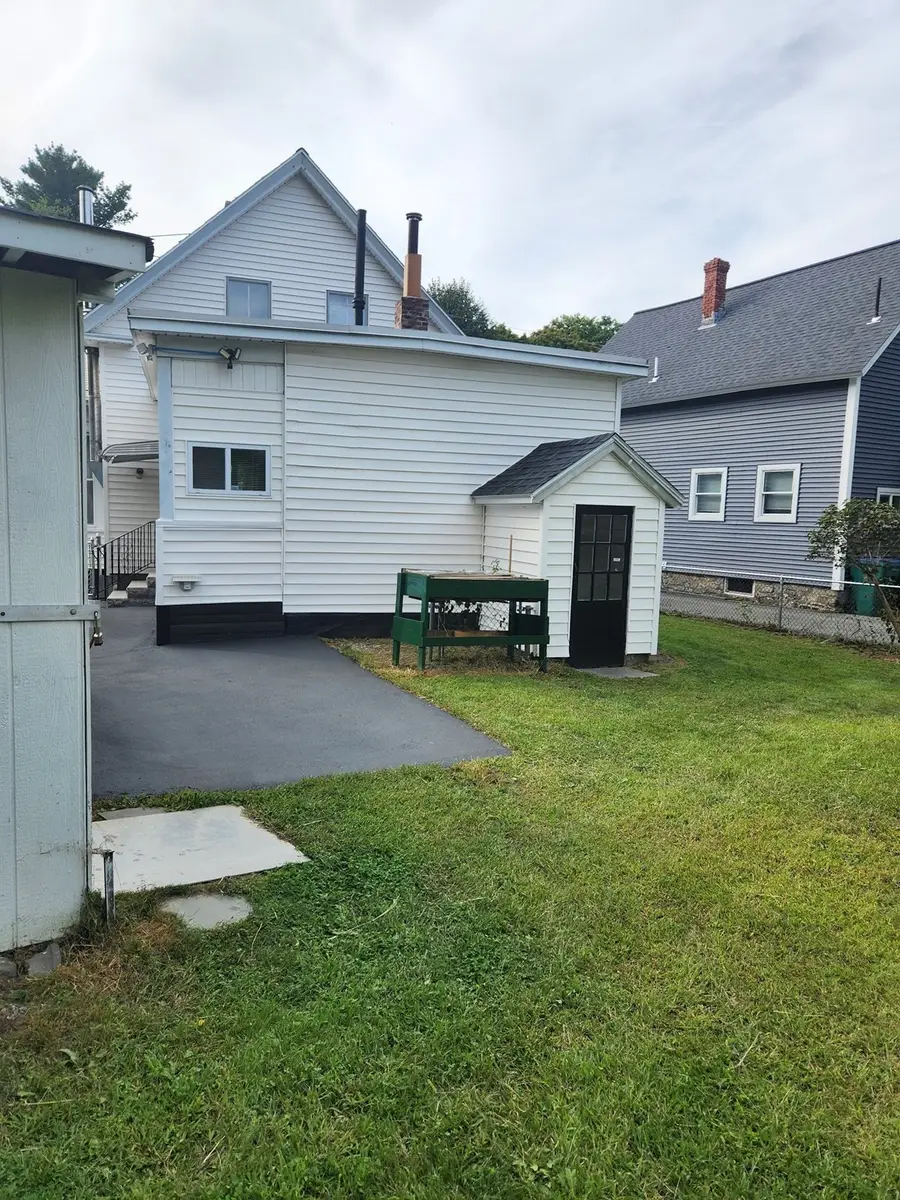 37 Barclay Street, Lowell, MA 01851 - #3