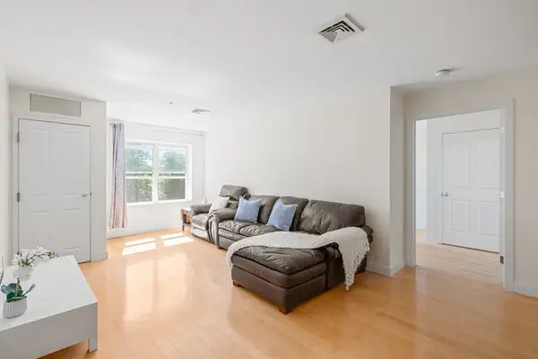 30 Franklin St #312, Malden, MA 02148