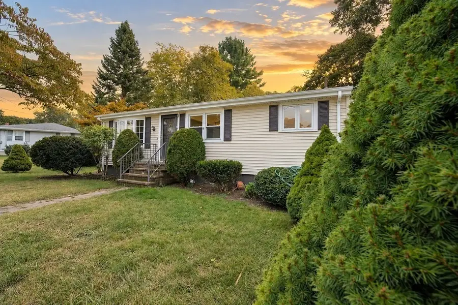 430 W Britannia St, Taunton, MA 02780 - #2