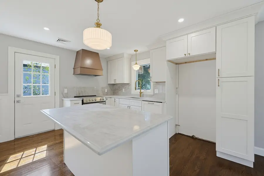 7 Hamilton St, Framingham, MA 01701 - #2