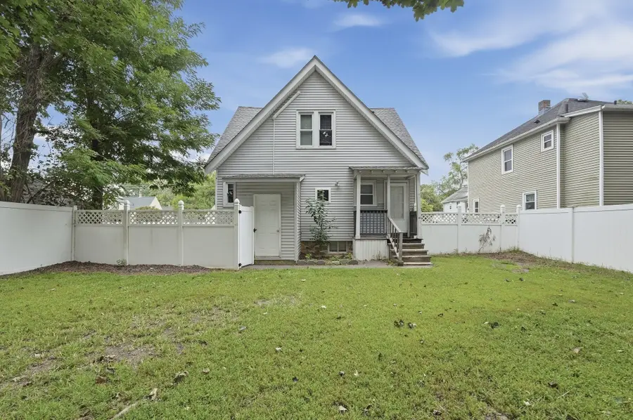 132 Gilbert Ave, Springfield, MA 01119 - #3