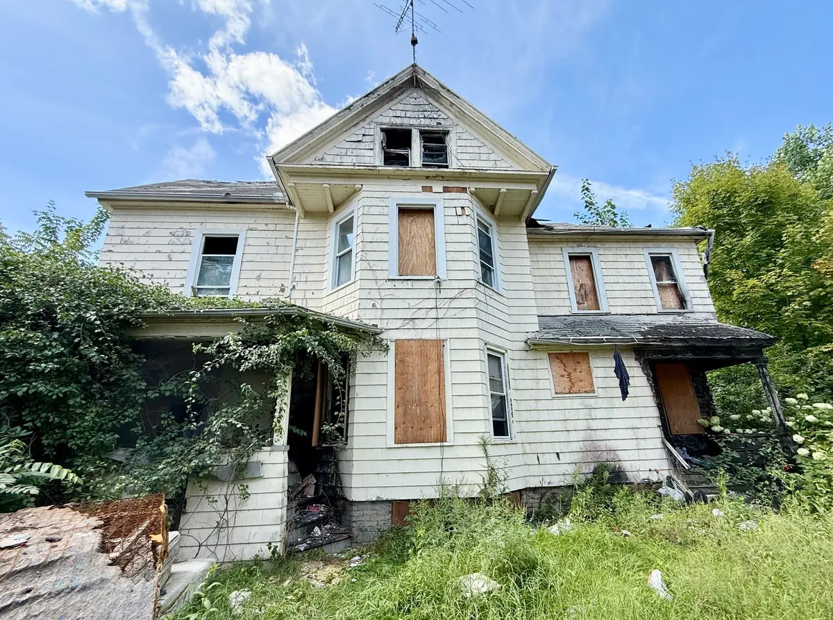 161 Lincoln St, Holyoke, MA 01040 - #1