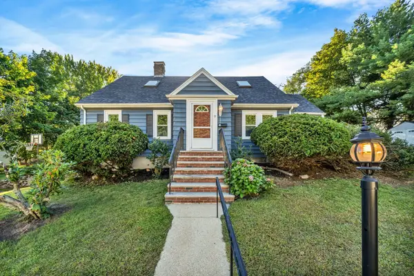 9 Priscilla Ln, Winchester, MA 01890