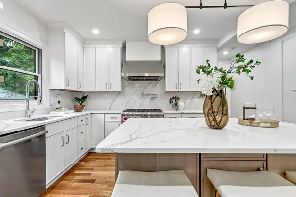 123 Mount Vernon Street #1, Newton, MA 02465