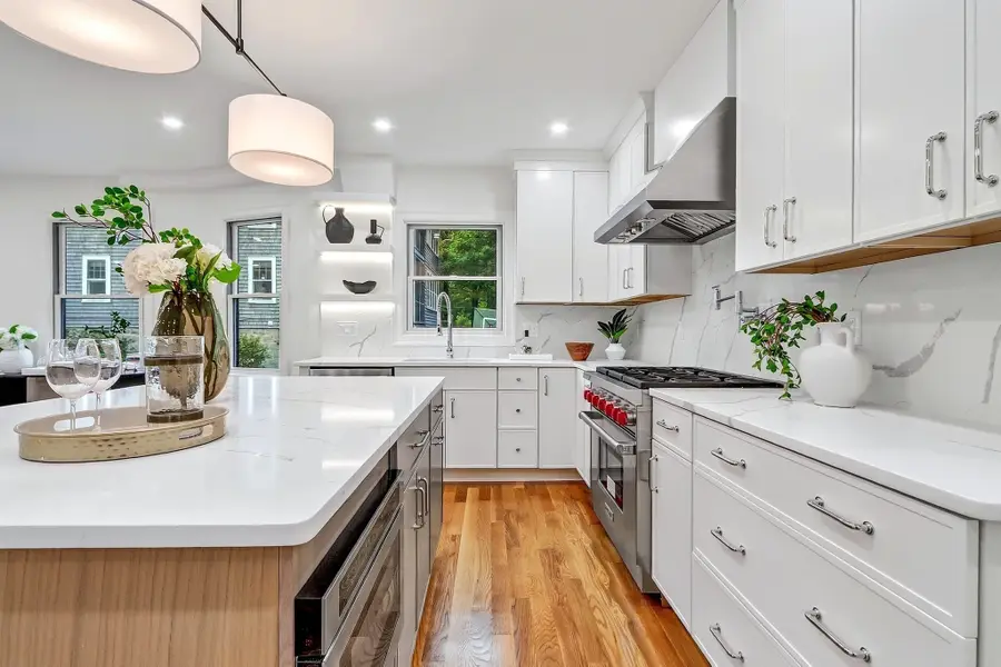 123 Mount Vernon Street #1, Newton, MA 02465 - #3