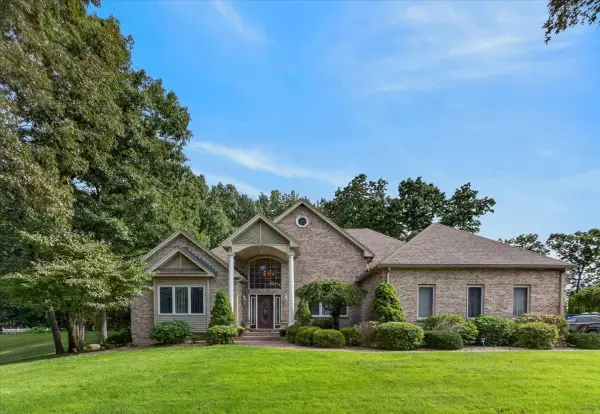 31 Hillcrest Cir, Westfield, MA 01085