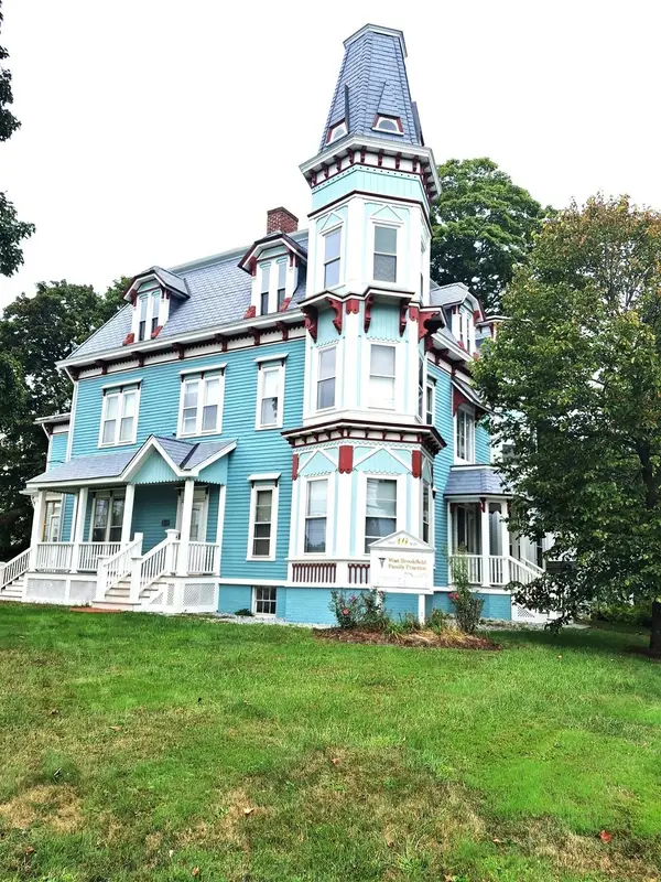 46 North Main St, West Brookfield, MA 01585