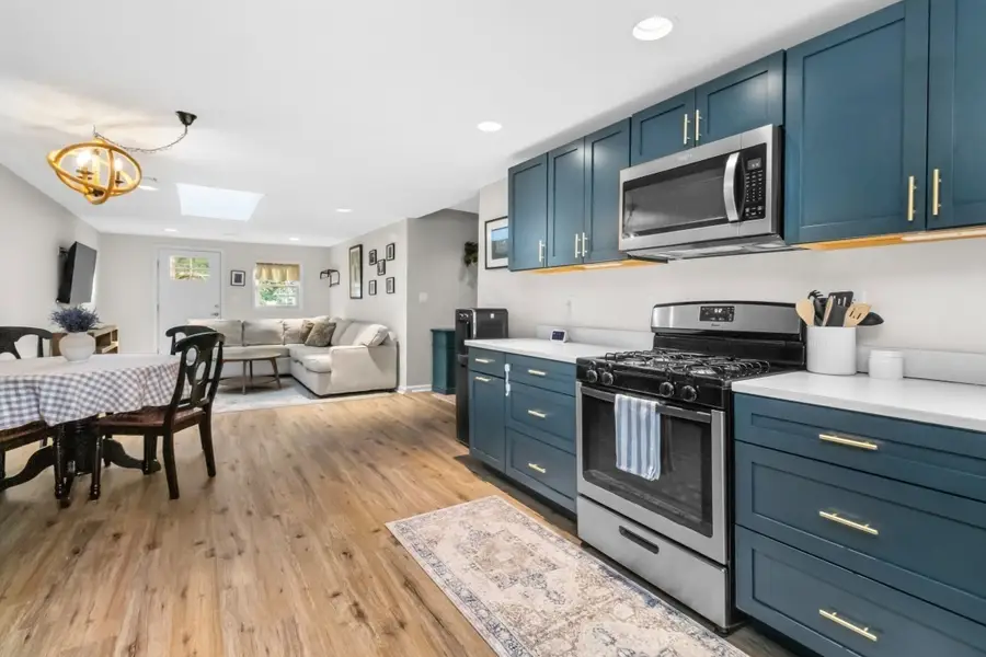21 Shepard Ave, Pembroke, MA 02359 - #3