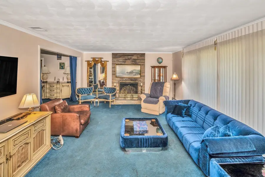 17 Hallen Ave, Milton, MA 02186 - #3