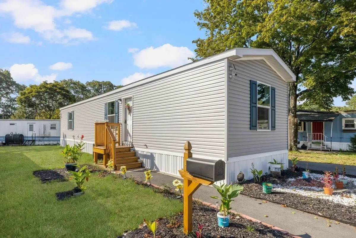 460 Collins #25, Attleboro, MA 02703 - #1