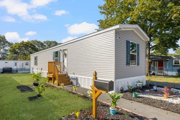 460 Collins #25, Attleboro, MA 02703