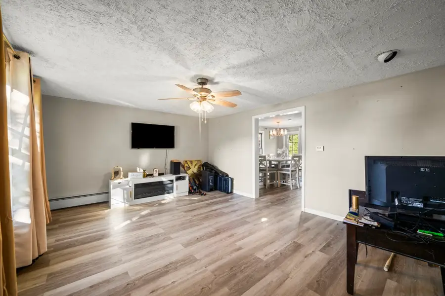 57 Ruskin St, Chicopee, MA 01020 - #3