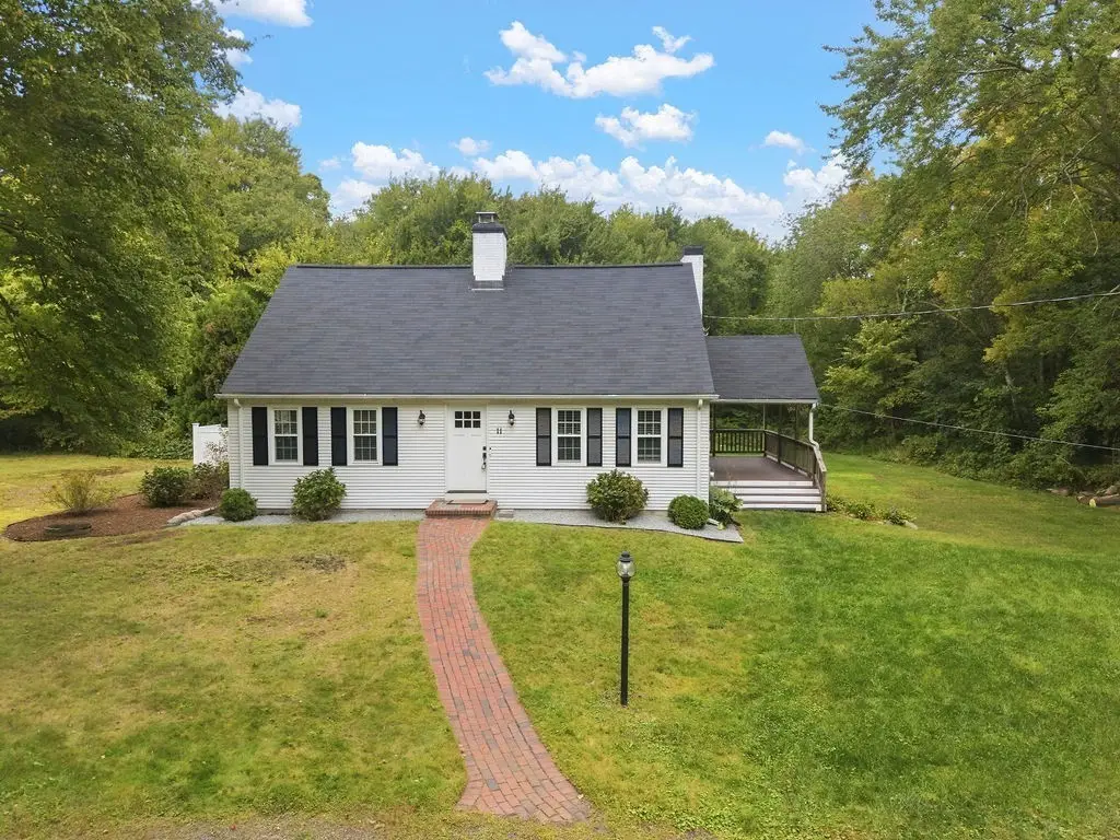 11 Bow St, Plainville, MA 02762 - #1