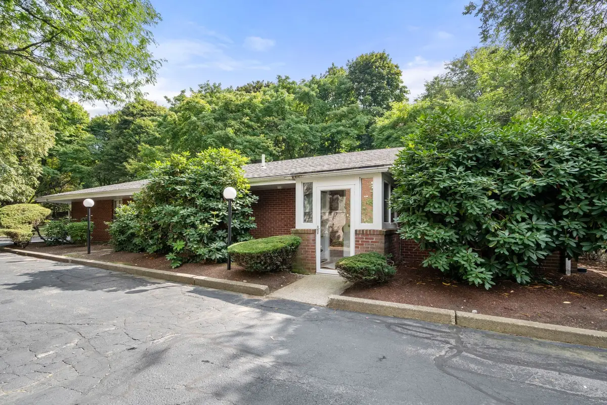 18 Chestnut Pl, Brookline, MA 02445 - #1