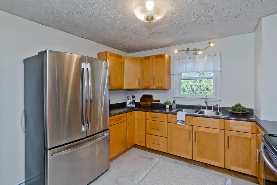 23 Jenness St, Springfield, MA 01104 - #3
