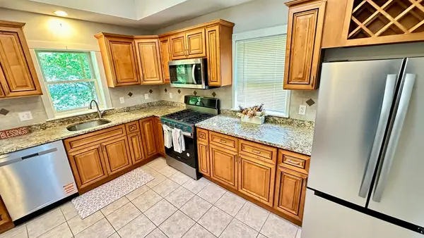 12 Madison St, Taunton, MA 02780