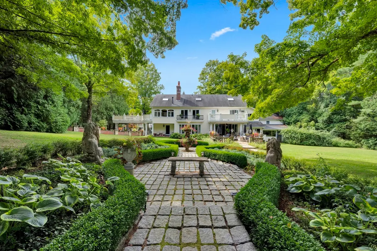 87 E Holland Brimfield Rd, Brimfield, MA 01010 - #1