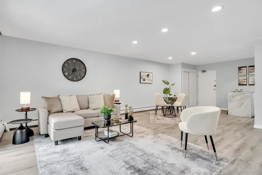 53 Paul St #10, Newton, MA 02459 - #3