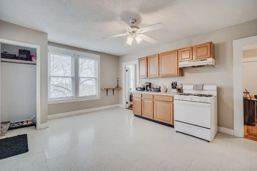 97-99 Brookline Ave, Holyoke, MA 01040 - #3