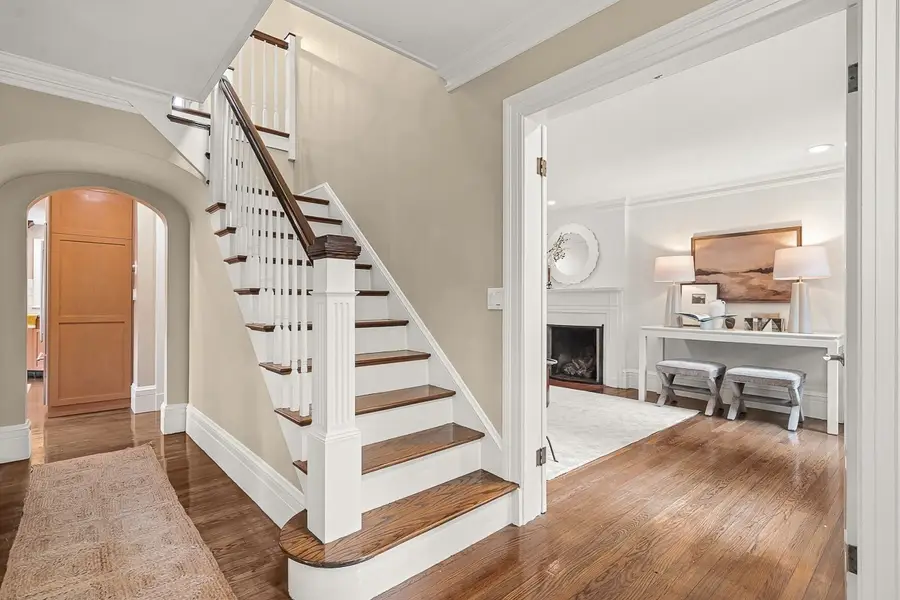 8 Tennyson Rd, Wellesley, MA 02481 - #2
