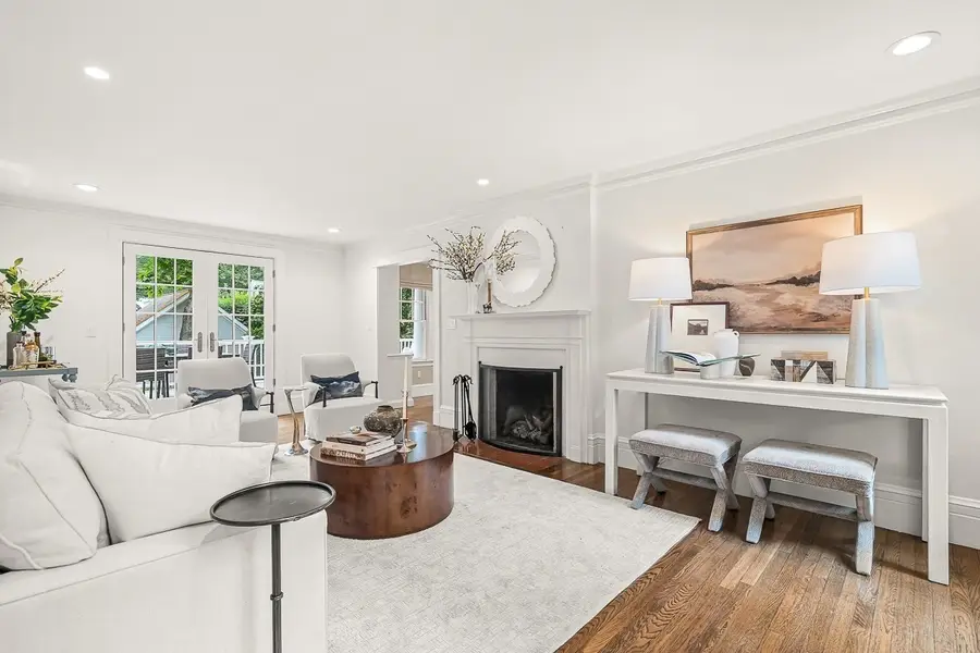 8 Tennyson Rd, Wellesley, MA 02481 - #3