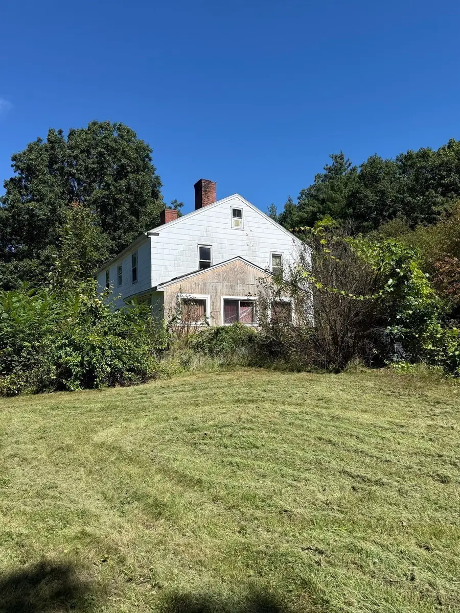 153 Johnny Appleseed Ln, Leominster, MA 01453 - #3