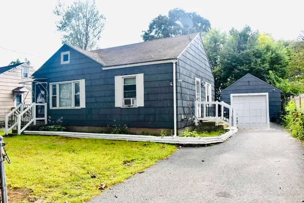 54 Georgetown St, Springfield, MA 01104