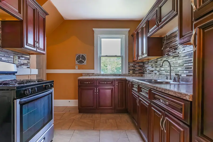 228 Brook St, New Bedford, MA 02746 - #2