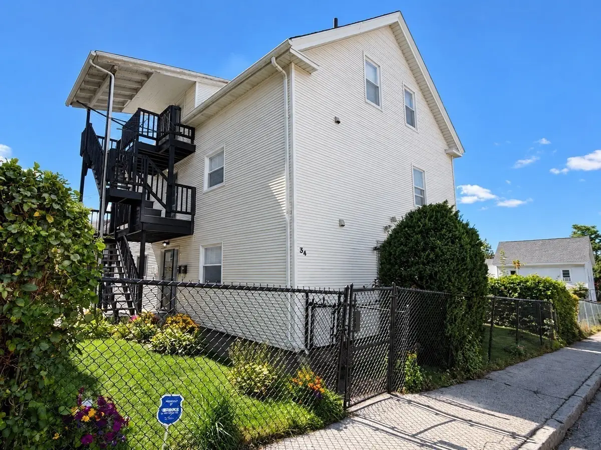 34 Dorchester St, Worcester, MA 01610 - #1
