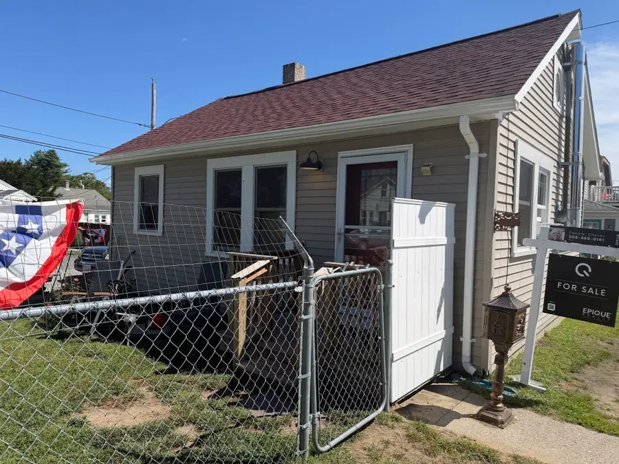 107 Bluff Ave, Swansea, MA 02777 - #2