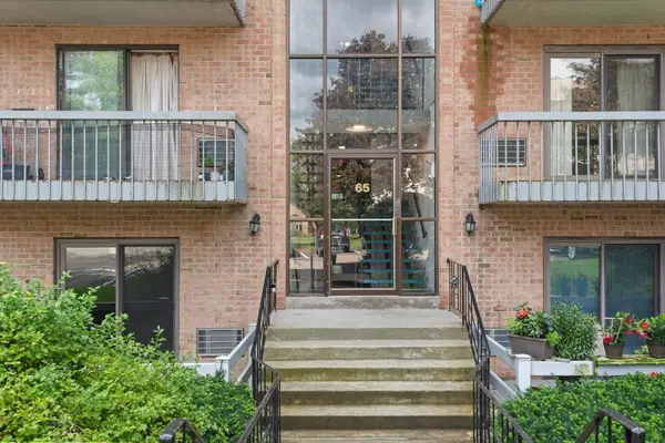 65 Commons Dr #306, Shrewsbury, MA 01545