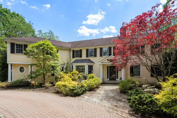 90 Suffolk Rd, Newton, MA 02467