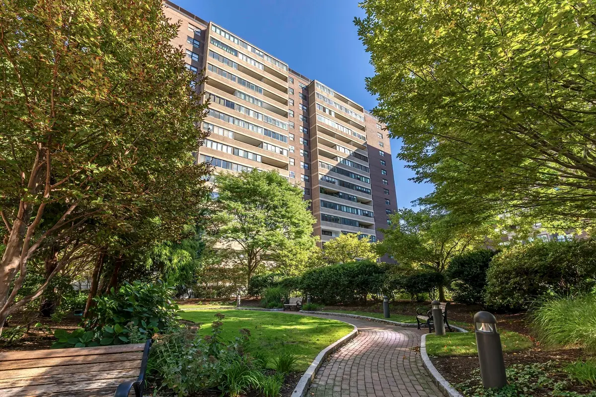 9 Hawthorne Place #7G, Boston, MA 02114 - #1
