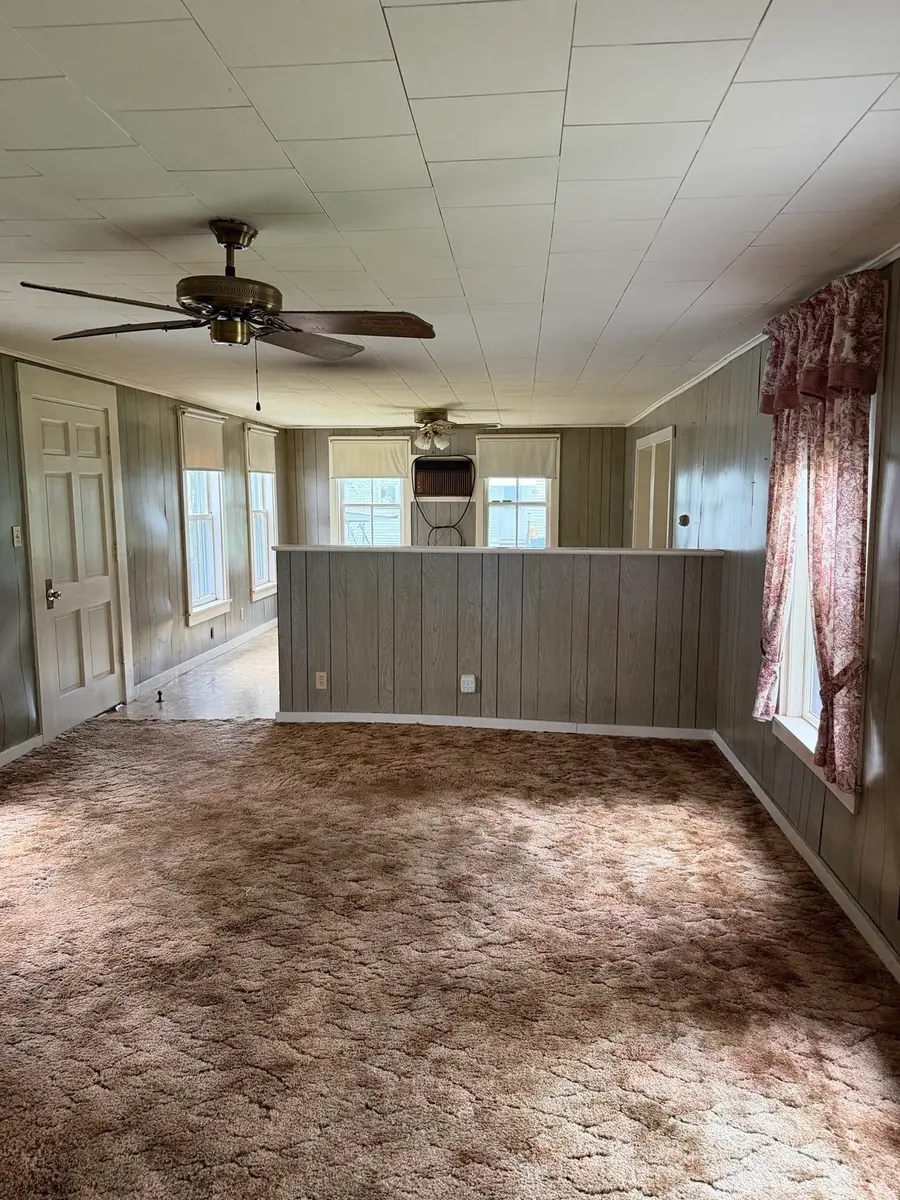 73 School St, Warren, MA 01083 - #3