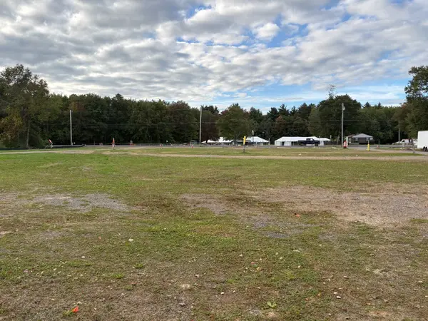 65 Palmer Rd, Brimfield, MA 01010