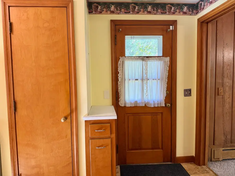 400 Shearer St, Palmer, MA 01069 - #3
