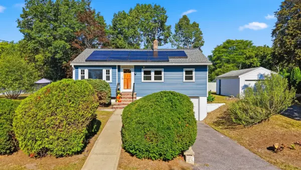 44 Memorial Dr, Methuen, MA 01844