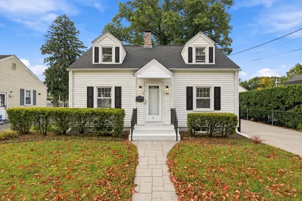 48 Dana St, Springfield, MA 01104