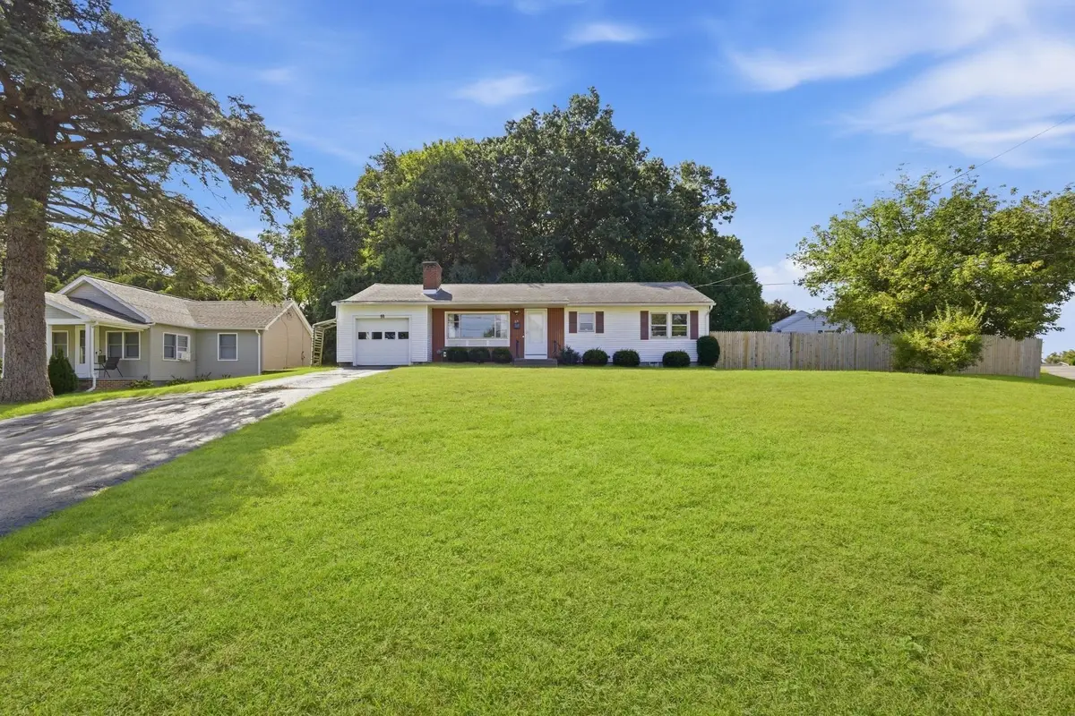 59 Washington Ave, South Hadley, MA 01075 - #1