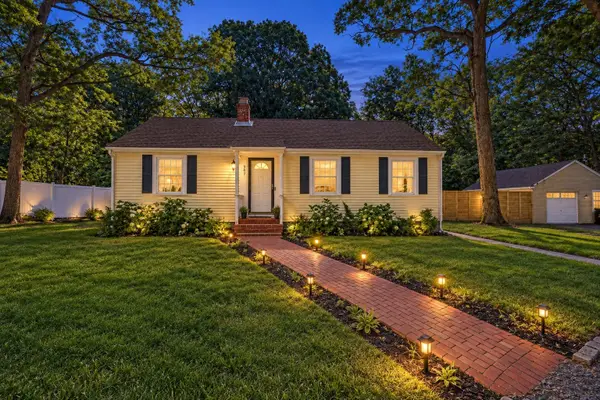 547 Tremont St, Rehoboth, MA 02769